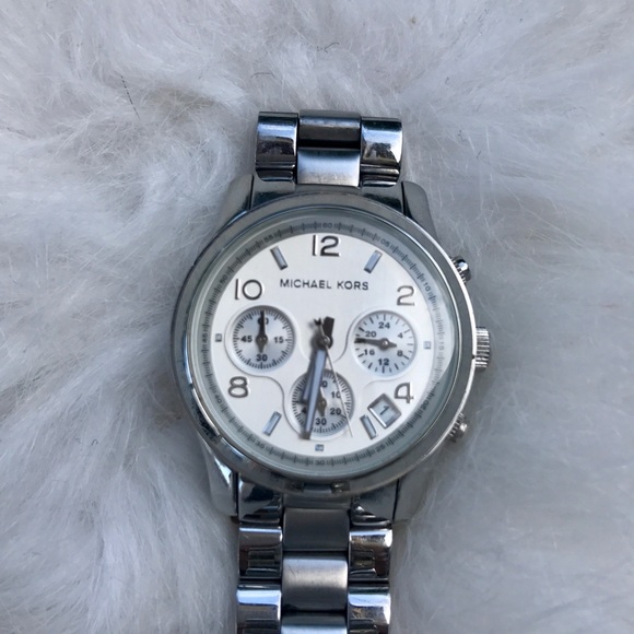 Michael Kors Watch - Picture 4 of 5